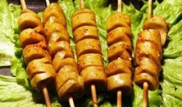 爆料烤面筋的新闻稿子,火爆背后的食品安全与卫生问题